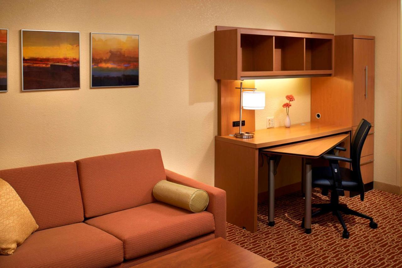 Sonesta Simply Suites Detroit Нови Екстериор снимка