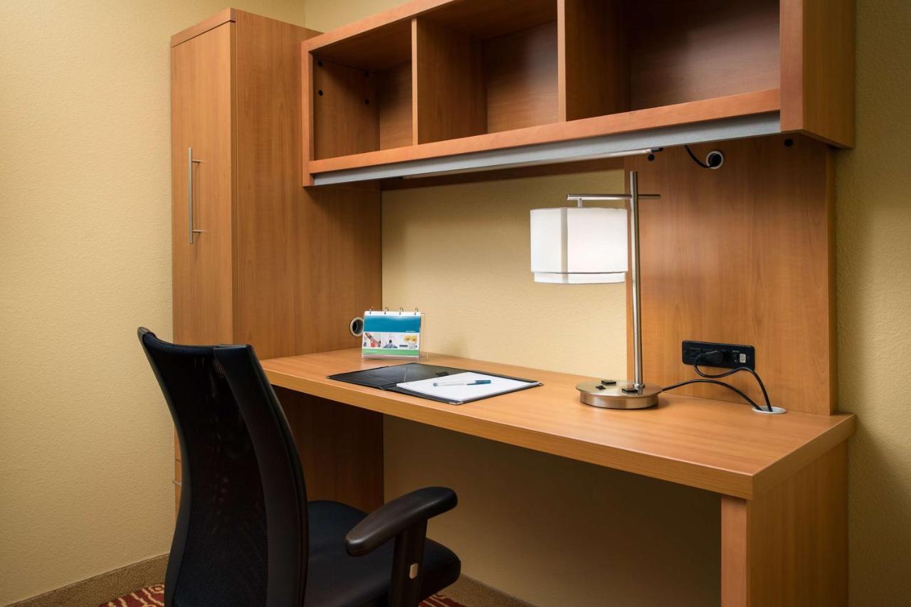 Sonesta Simply Suites Detroit Нови Екстериор снимка