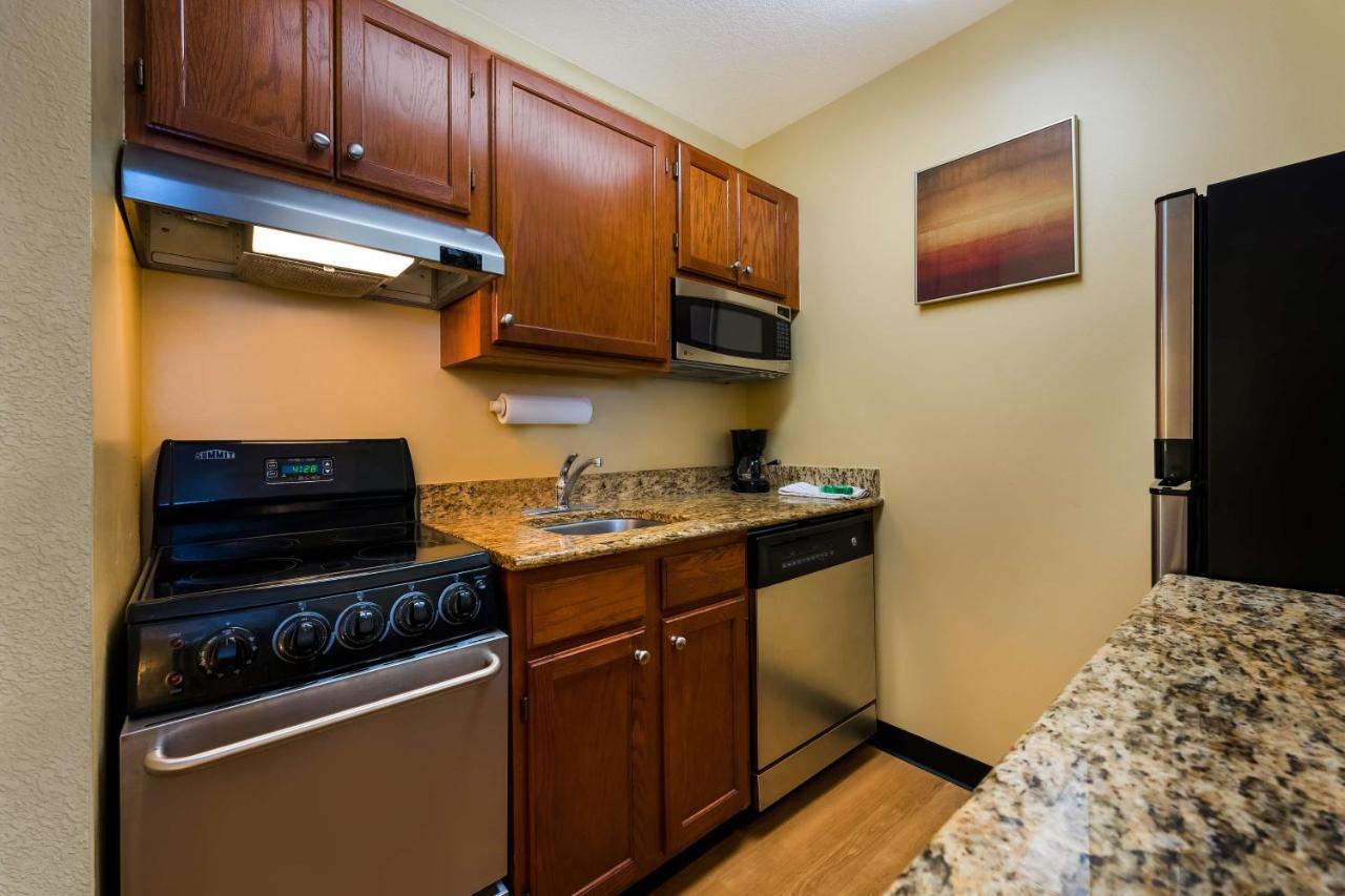 Sonesta Simply Suites Detroit Нови Екстериор снимка